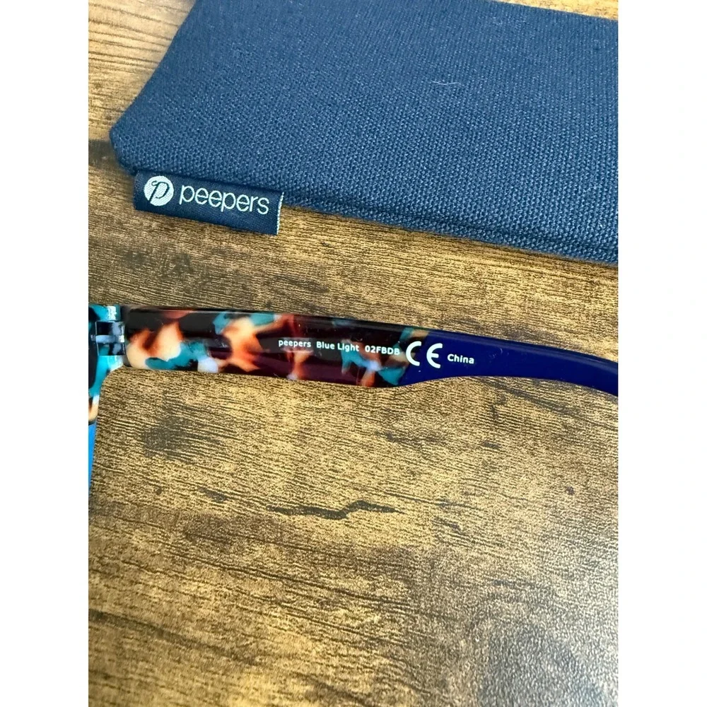 Peepers Take a Bow +2.00 Blue Light Readers Square Glasses w Case